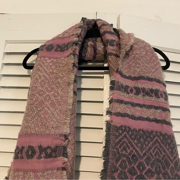 1786 Bohemian Purple Fringe Wool Pattern Blanket Scarf - Picture 4 of 9